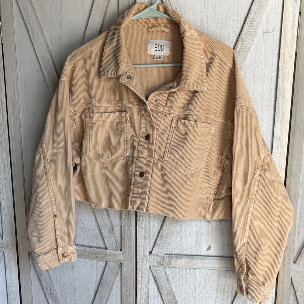 BDG Urban Outfitters Tan Corduroy Cropped Trucker Jacket Raw Hem Size Medium